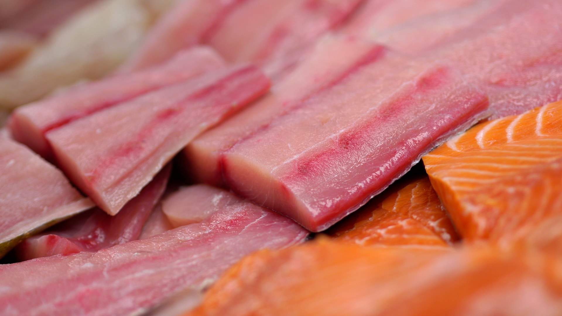 seafood market,seafood restaurant,cajun,cajun menu,fried fish,fish platter,fried oysters,sweet potato fries,softshell crabs,raw oysters,crab,lump crab,jumbo crab,cobia,redfish,salmon,flunder,drum,snapper,trout,flounder